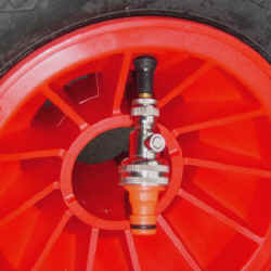 Eine einfache aber wirkungsvolle Idee: Einbringen von Wasser als Ballast in die R�der !!!